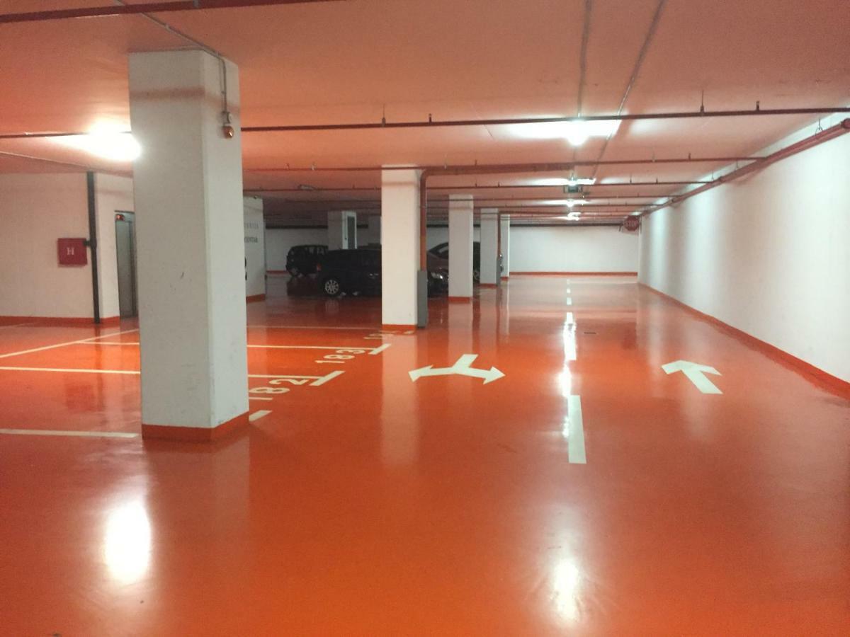 זאגרב Nova Galerija Studio Ema I Apartman Anita- Parking In Garage מראה חיצוני תמונה